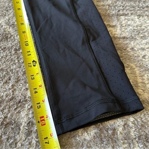 Lululemon Mind Over Miles 17” Luxtreme Crop Black Size 6 - Picture 7 of 13